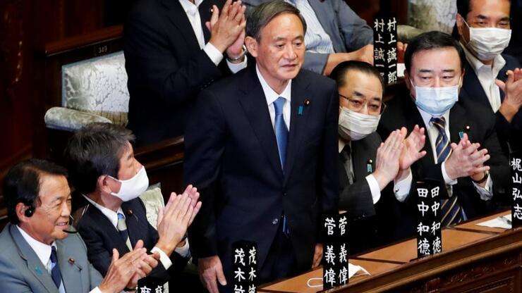 Japonya başbakanlığına Yoshihide Suga seçildi