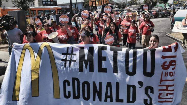 Londra'da McDonald's çalışanları greve gitti
