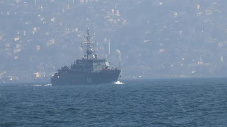 Rus savaş gemisi İstanbul Boğazı'ndan geçti