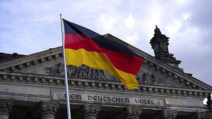 Alman hükümeti: Almanya'daki aşırı sağcılar, diğer ülkelerde aynı düşüncede olanlarla yakın temasta