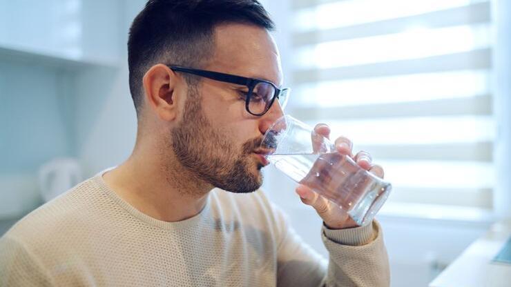 Fazlası zarar! Aşırı su içmenin vücuda 5 negatif etkisi