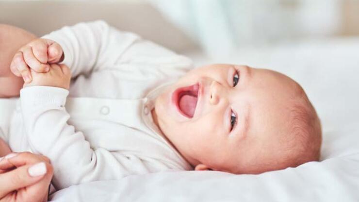 "Bebeği sırtüstü yatırmak, ani bebek ölümü sendromu riskini azaltıyor"