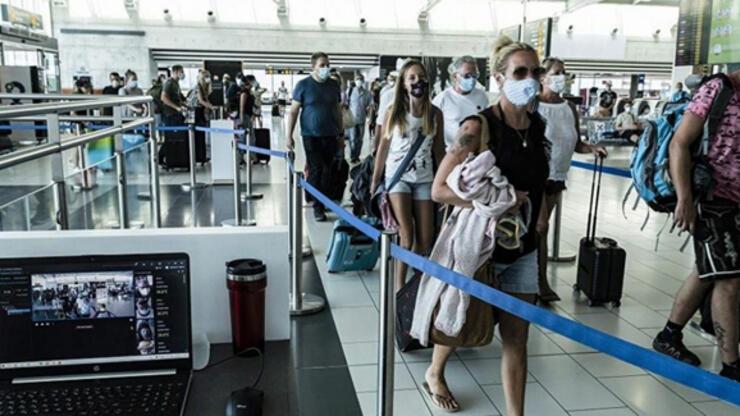 Yunanistan 14 Mayıs'tan itibaren turistlere karantina zorunluluğunu kaldırıyor