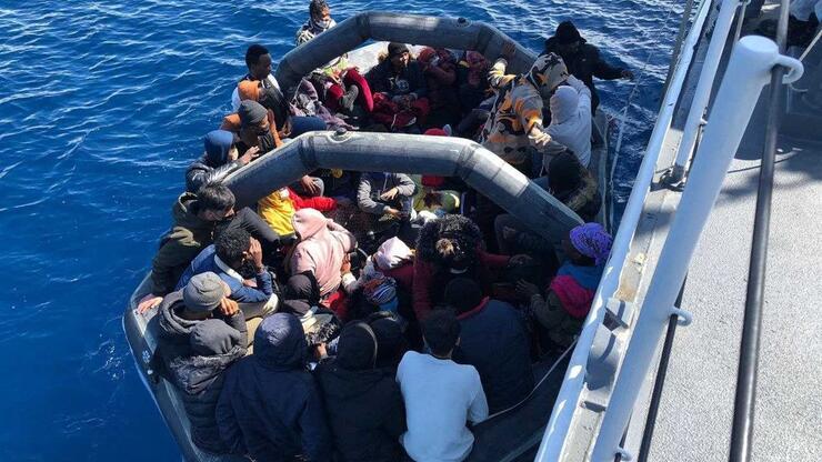 Dikili açıklarında 36 kaçak göçmen kurtarıldı