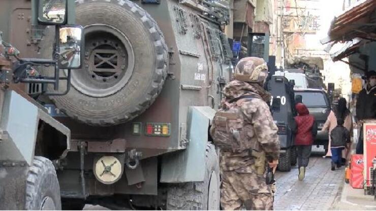 Diyarbakır'da terör operasyonu: 11 gözaltı
