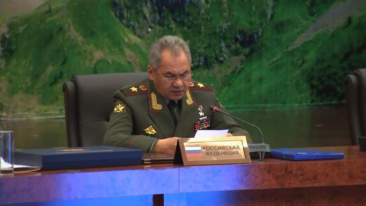 Rusya Savunma Bakanı Şoygu: NATO Avrupa'daki birliklerini savaşa hazırlıyor