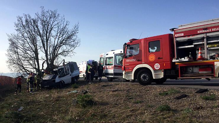 Kırıkkale'de kamyonet ağaca çarptı: 1 ölü, 1'i bebek 2 yaralı