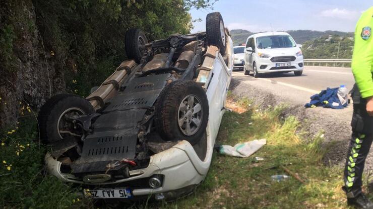 Antalya'da otomobil devrildi: 5 yaralı