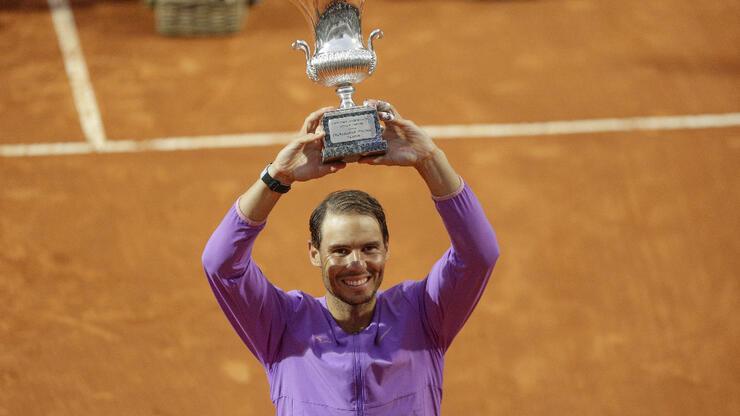 Rafael Nadal 10. kez şampiyon oldu