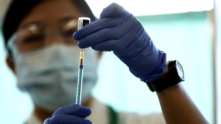 Japonya'da eczacılara COVID-19 aşısı yapma izni verilebilir
