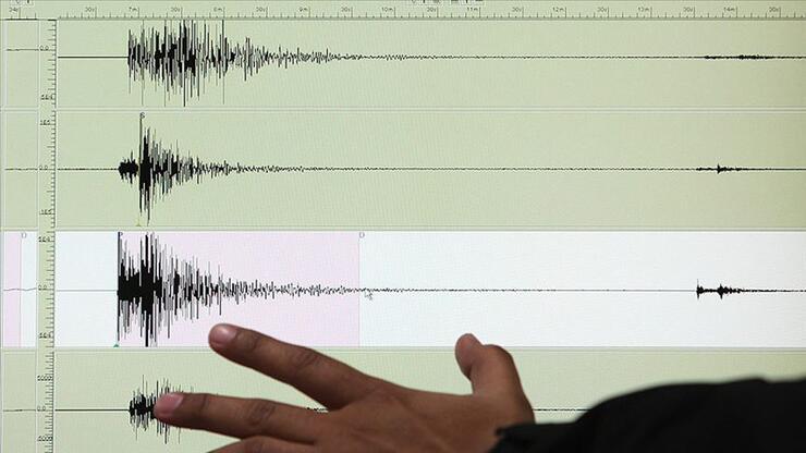 Endonezya’da 6.3 büyüklüğünde deprem