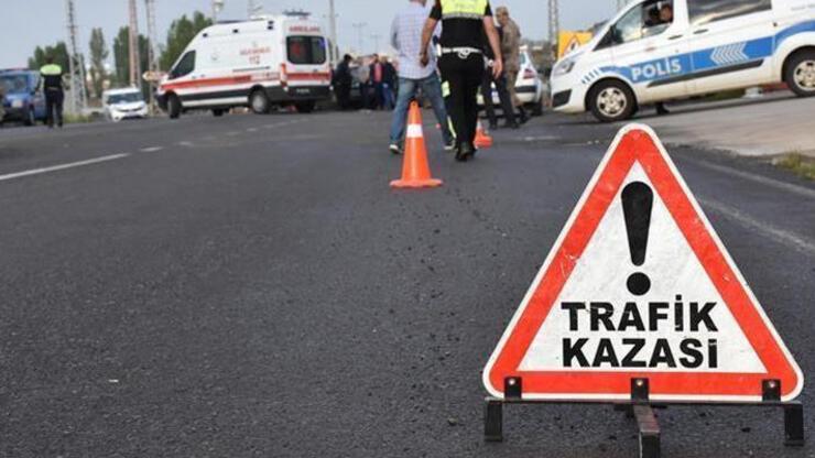 İzmir'de kamyonetler çarpıştı: 1 ölü, 2 yaralı