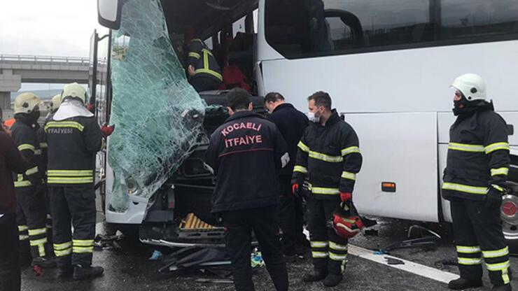 İki yolcu otobüsü çarpıştı: 8 yaralı