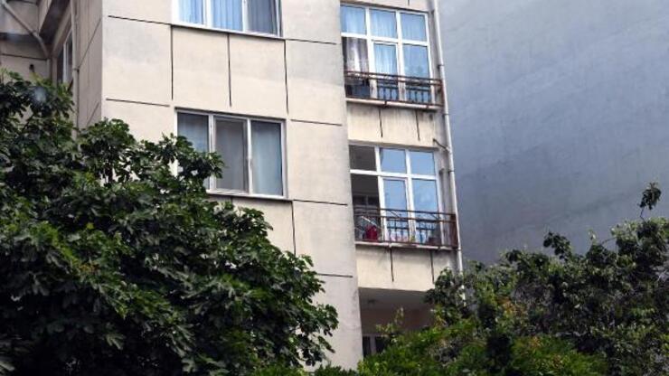 2 yaşındaki kızını pencereden attı