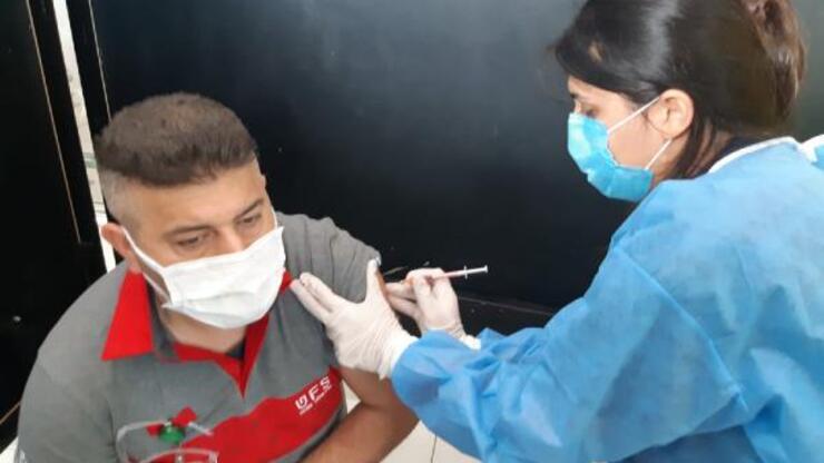 İstanbul Havalimanı'nda çalışanlara koronavirüs aşıları yapılmaya başlandı
