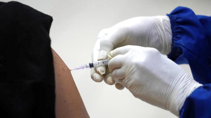 Bakan Koca'dan koronavirüs aşısı öncesi randevu uyarısı