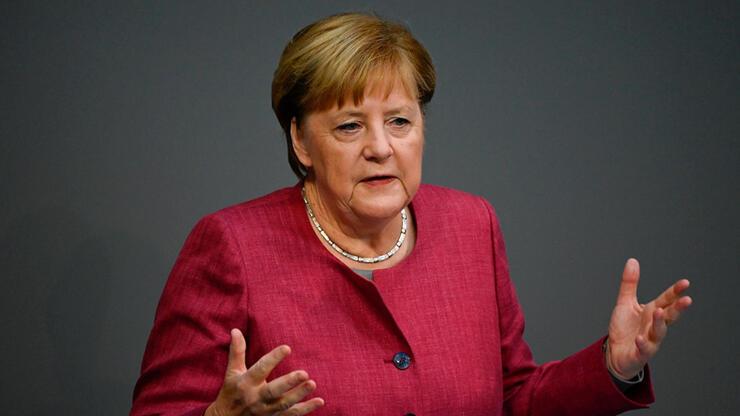 Merkel: "Türkiye ile diyalog gündemini hızla hayata geçirmeliyiz"