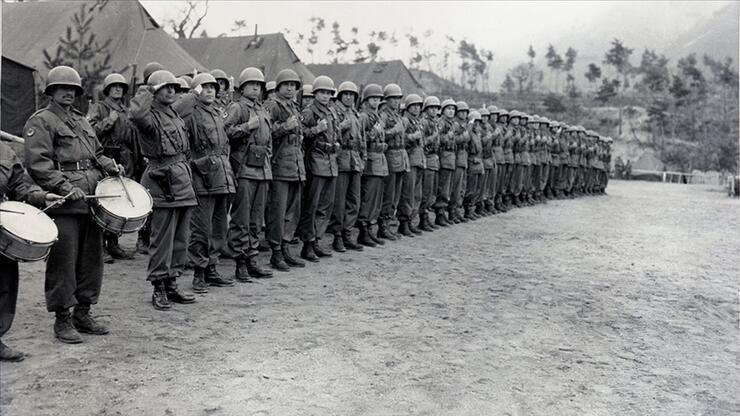 MSB 1950'lerde Kore'de görev yapan Türk askerlerinin fotoğrafını paylaştı