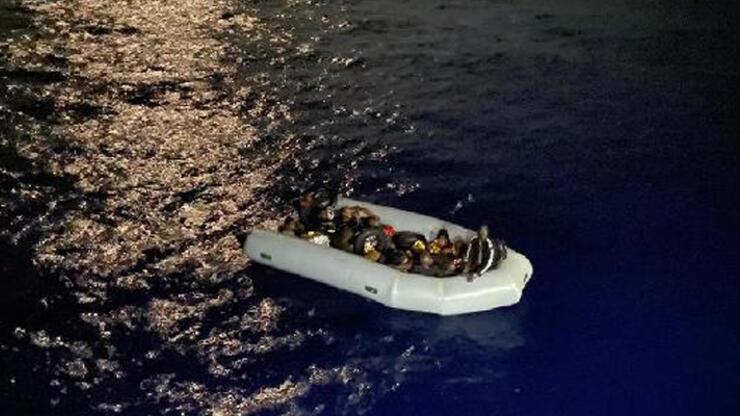 Marmaris'te 16 kaçak göçmen kurtarıldı