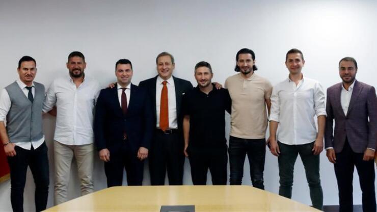 Galatasaray'ın eski futbolcularından Burak Elmas'a ziyaret