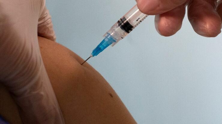 Koronavirüs Biontech aşısı bitti mi, ne zaman gelecek? Sinovac aşısı yapılıyor mu?