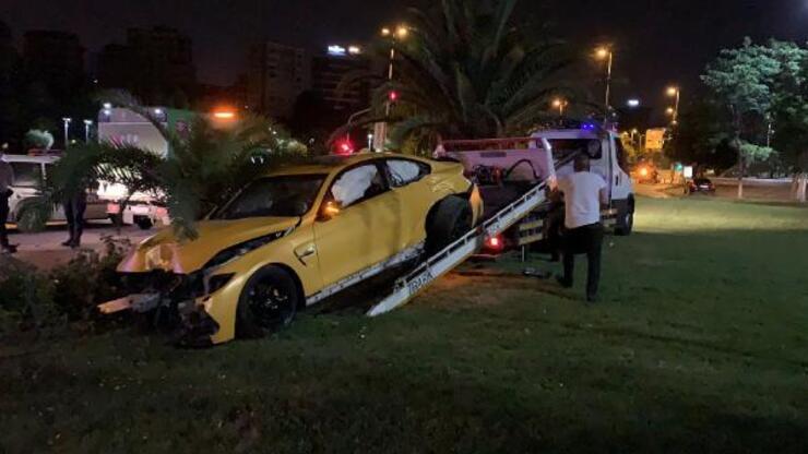 Caddebostan Sahili'nde lüks otomobiliyle kaza yapan sürücü kaçtı