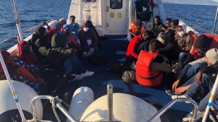 Yunanistan'ın ölüme terk ettiği 52 kaçak göçmen kurtarıldı