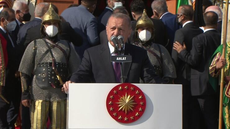 SON DAKİKA: Malazgirt Zaferi'nin 950. yılı! Erdoğan Ahlat'taki törende konuştu