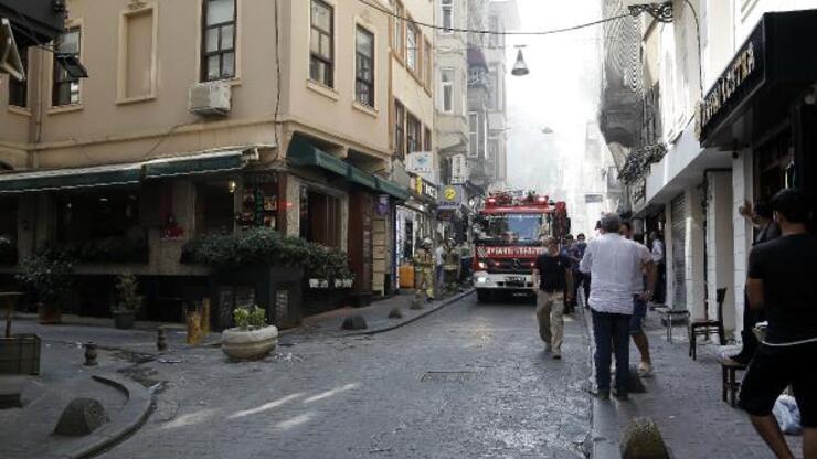 Beyoğlu'nda dar sokaklar ve uygunsuz parklar nedeniyle yangına gecikmeli müdahale 