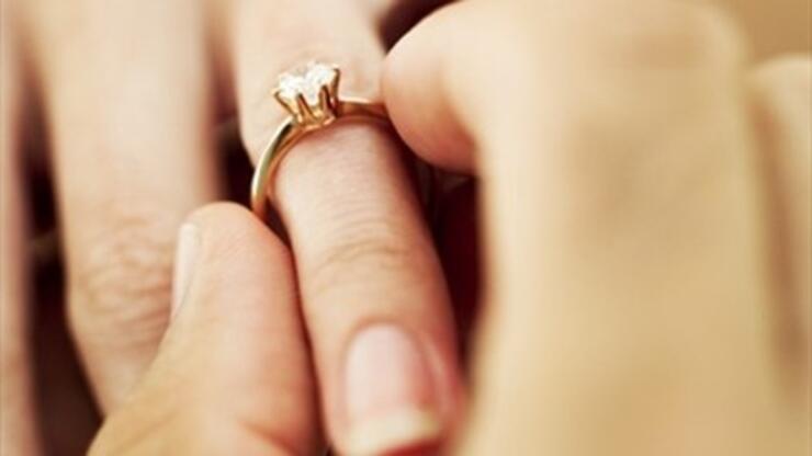 Rüyada Nişanlanmak Ne Anlama Gelir? Rüyada Nişanlandığını Görmek Nasıl Yorumlanır?