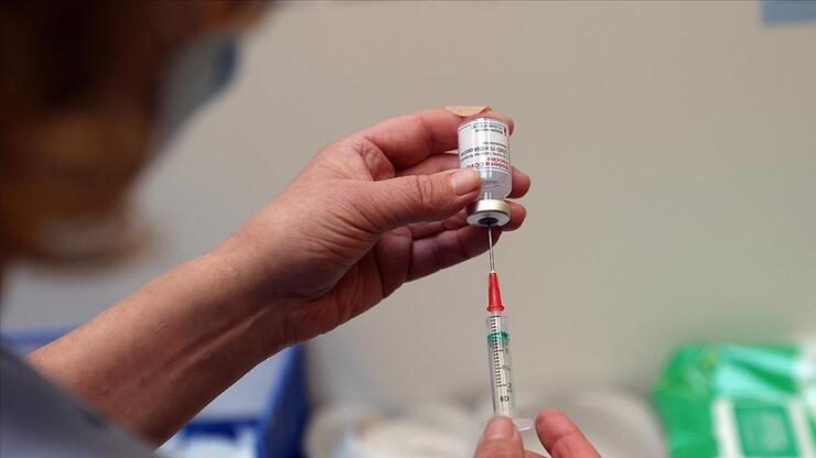 Bilim Kurulu Üyesi Gündüz: Milyonlarca aşı yapıldı, ciddi yan etki görülmedi