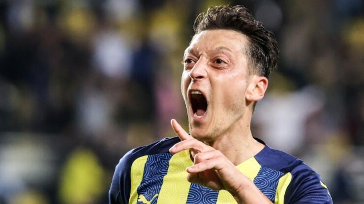 Fenerbahçe'de Mesut Özil grip oldu