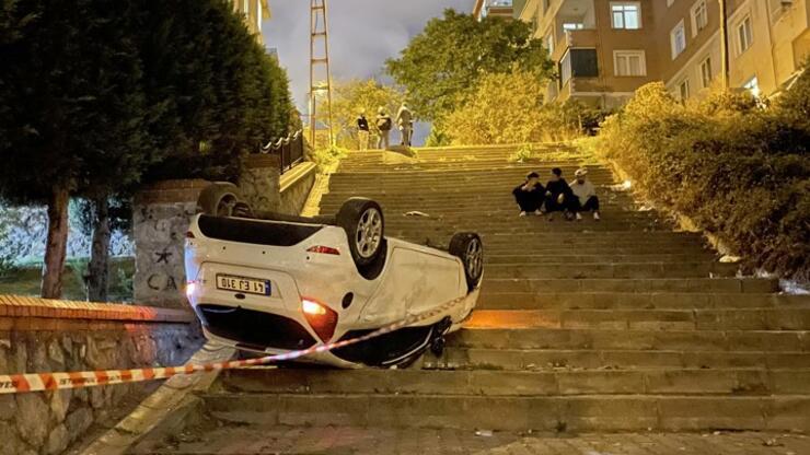 Navigasyon faciaya neden oluyordu: İstanbul Ümraniye'de merdivenli sokağa giren araç takla attı