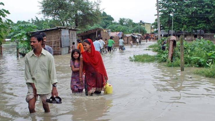 Nepal'de sel ve heyelanlarda 77 kişi öldü