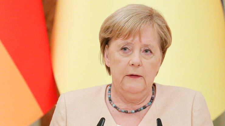 Almanya'da, Merkel'den yeni hükümet kurulana kadar görevde kalması istendi