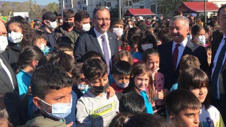 Bakan Kasapoğlu, Zonguldak'ta spor tesisi açılışına katıldı