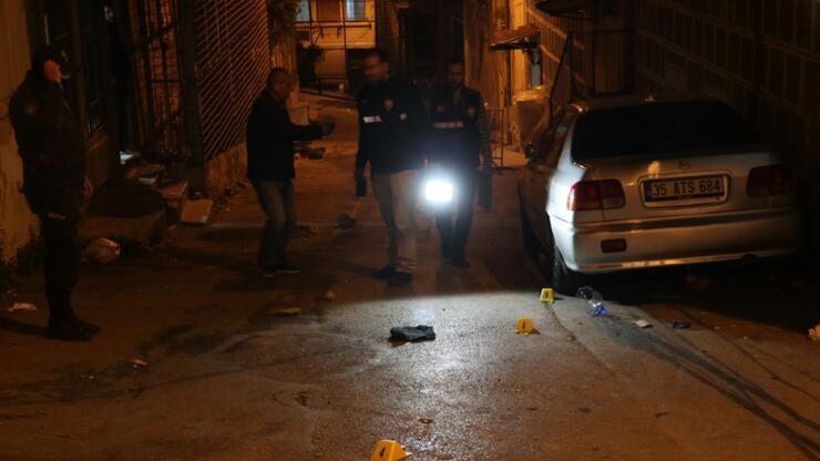İzmir'de çıkan bıçaklı ve silahlı kavgada 6 kişi yaralandı