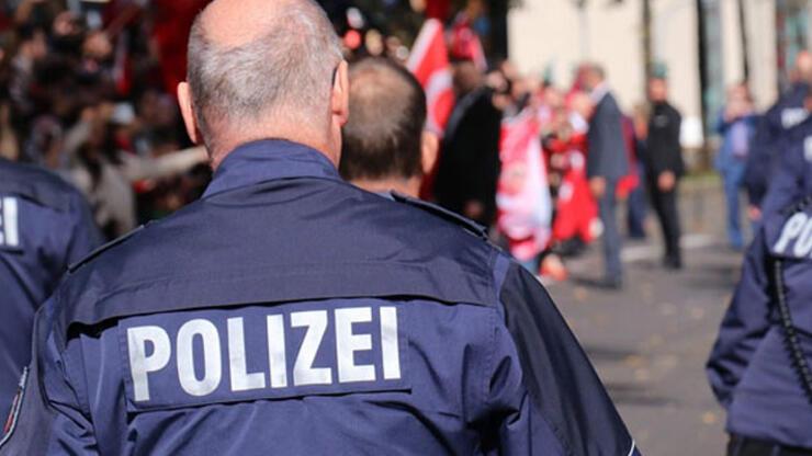 Alman polisinden ırkçı yazışmalar: Dün bir Türk'ü tekmeledim