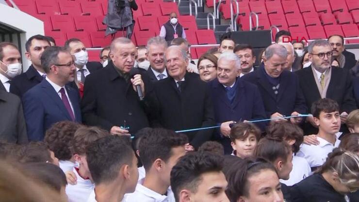 SON DAKİKA: Alsancak Mustafa Denizli Stadı açıldı
