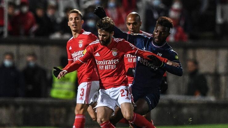 Belenenses-Benfica maçı askıya alındı