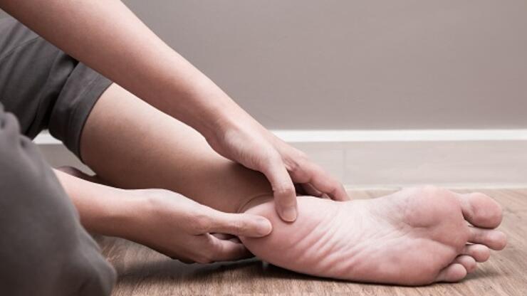 Topuk ağrısı en sık görülen ayak şikayeti