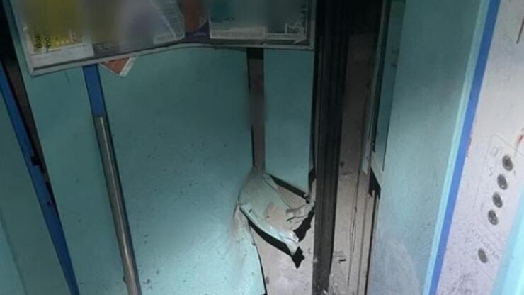 Rusya'da bir kişi komşusunun içinde bulunduğu asansörü bombayla havaya uçurdu