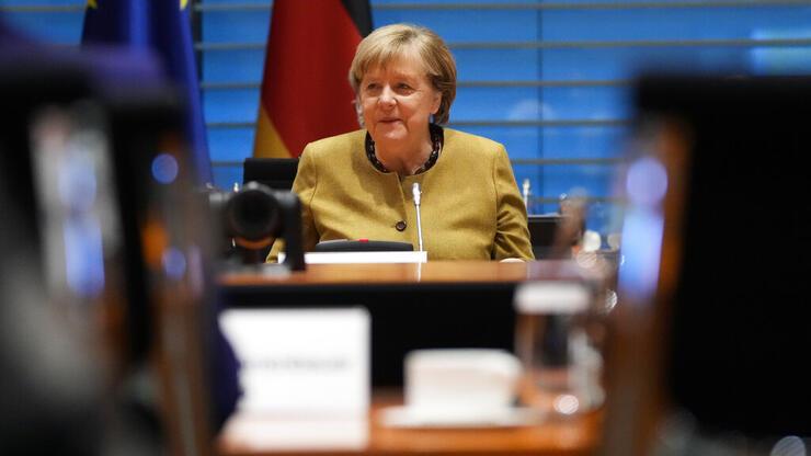 Almanya'da bir dönem sona eriyor: Merkel, bugün onuruna düzenlenecek askeri törenle uğurlanacak