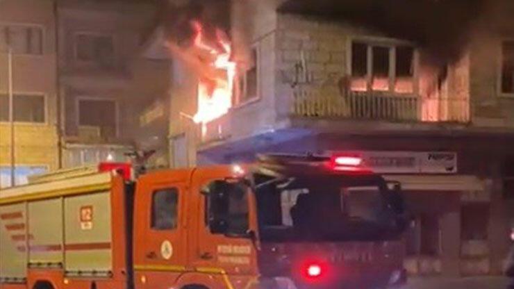 Apartmanda yangın paniği: Vatandaşları itfaiye kurtardı 