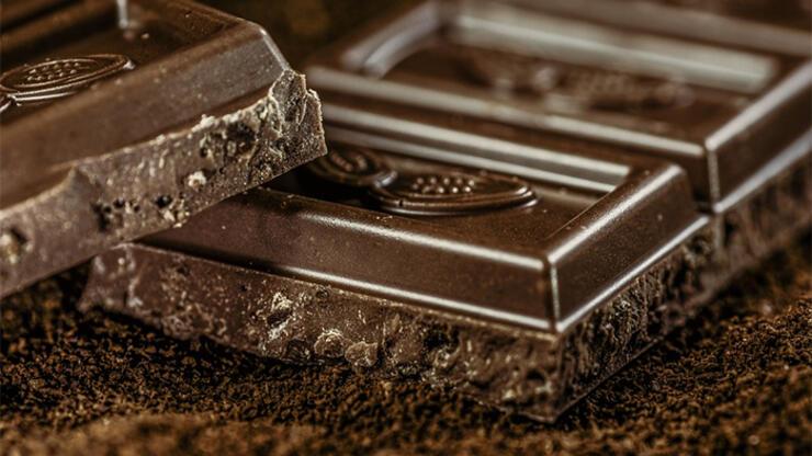 kalp sağlığı için çikolata tüketmek)
