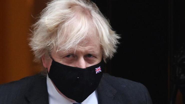İngiltere Başbakanı Johnson'dan İngiltere için kısıtlama sinyali