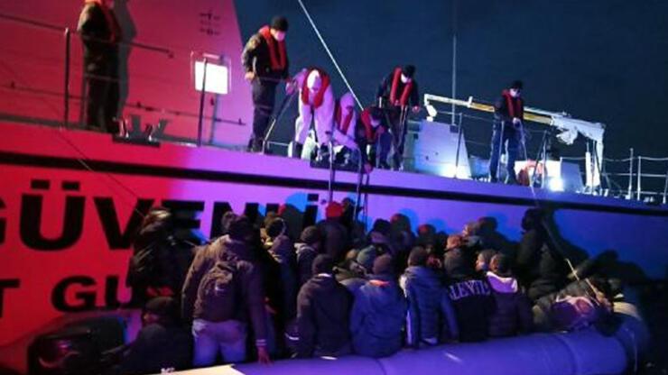 Marmaris açıklarında batmak üzere olan bottaki 39 kaçak göçmen kurtarıldı