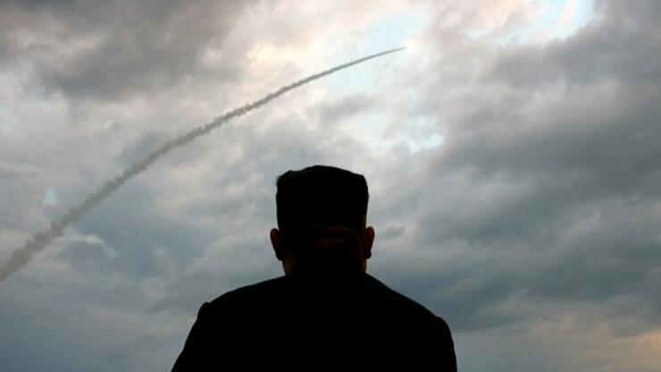 Kuzey Kore füze denemesini doğruladı... Kim bizzat izledi!