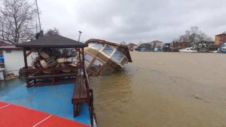 'Balık restoranı' tekne rüzgarda yan yattı