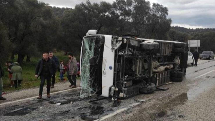 Öğrencilerin bulunduğu minibüs kaza yaptı: Can pazarı 